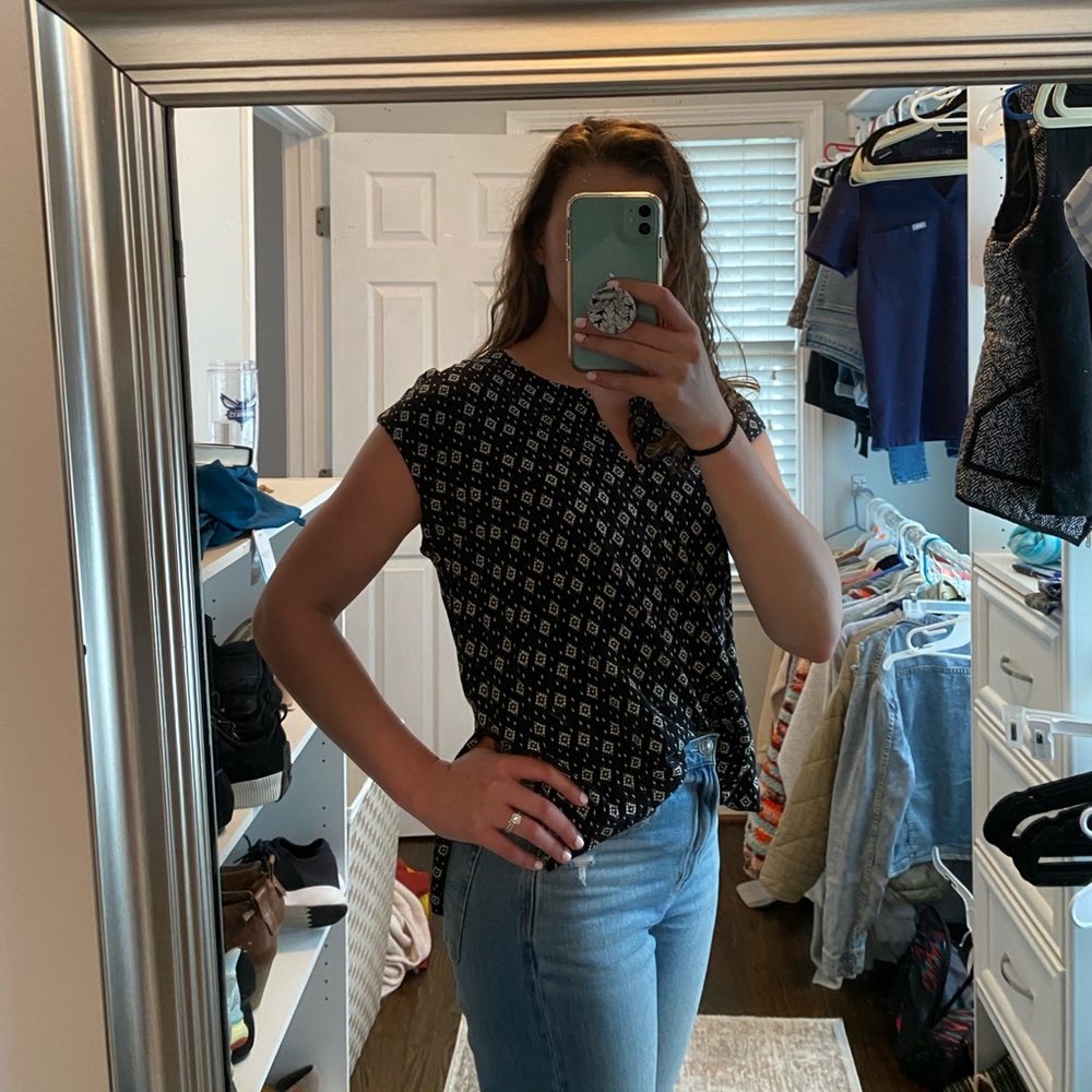Black and white patterned top